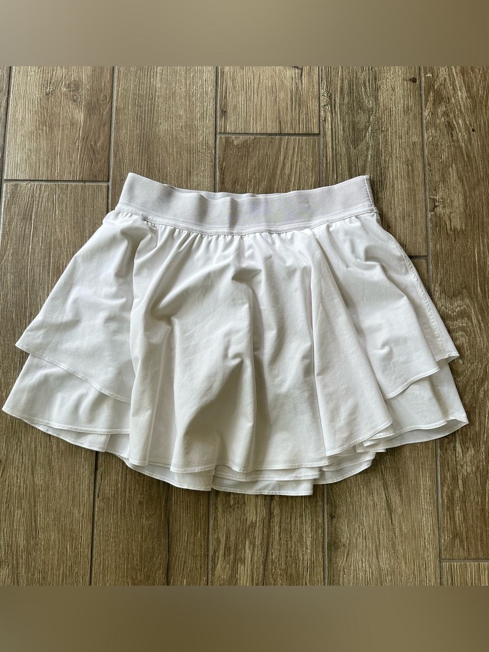 lululemon athletica Court Rival High Rise White Tiered Circle Skirt size 8